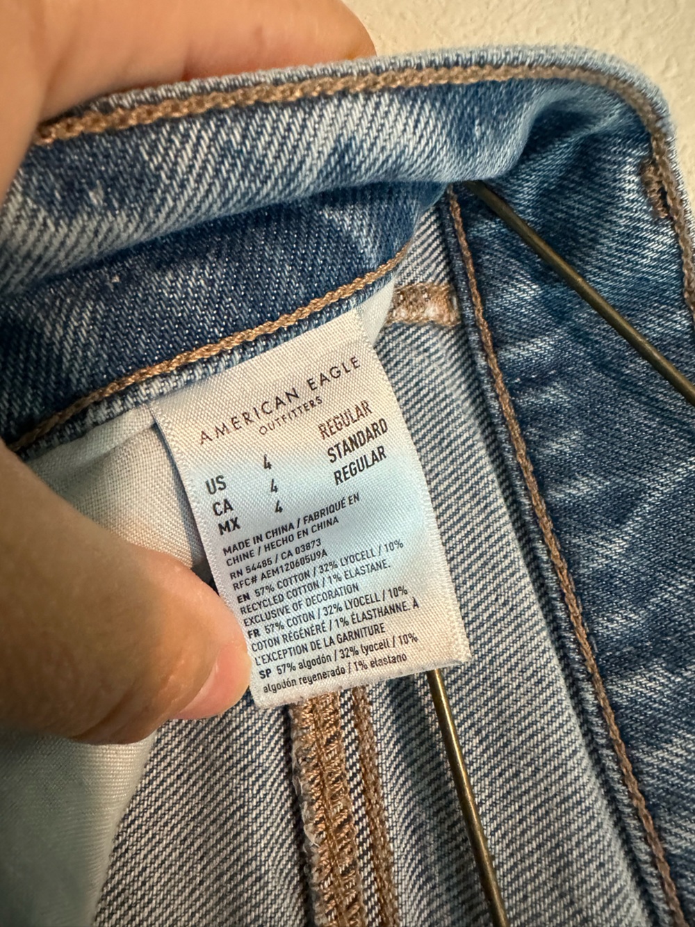 American Eagle 90s Bootcut
Denim Blue Jeans Split Hem - Picture 6 of 7
